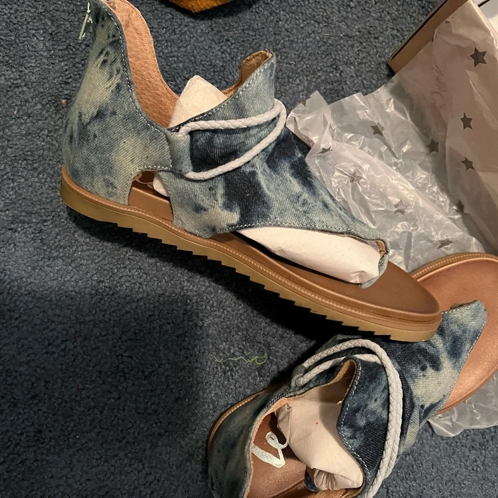 Very G Blue Tie-Dye Sandals - Picture 4 of 4